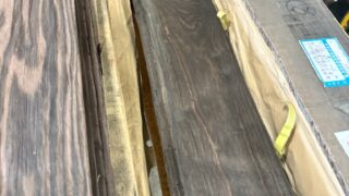 天然黒檀のツキ板について | 東洋突板工芸株式会社