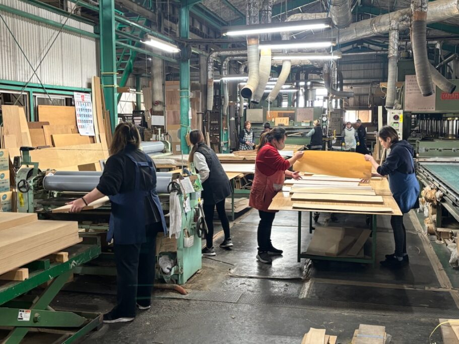 東洋突板工芸株式会社